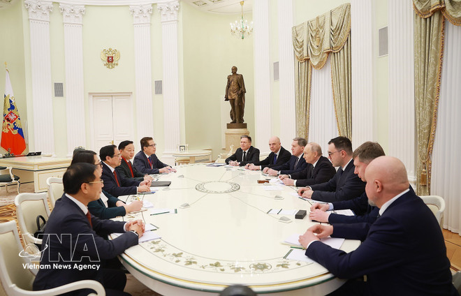 Vietnamese Prime Minister meets Russian President in Moscow -0