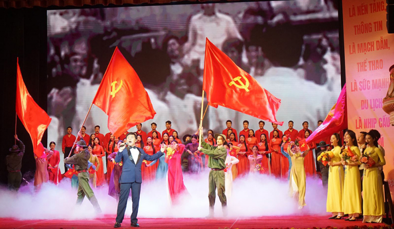 m-i ngu-i ngh- si là m-t “d-i s- van hoá”, góp ph-n dua vi-t nam ra th- gi-i b-ng ngôn ng- ngh- thu-t..jpg -0