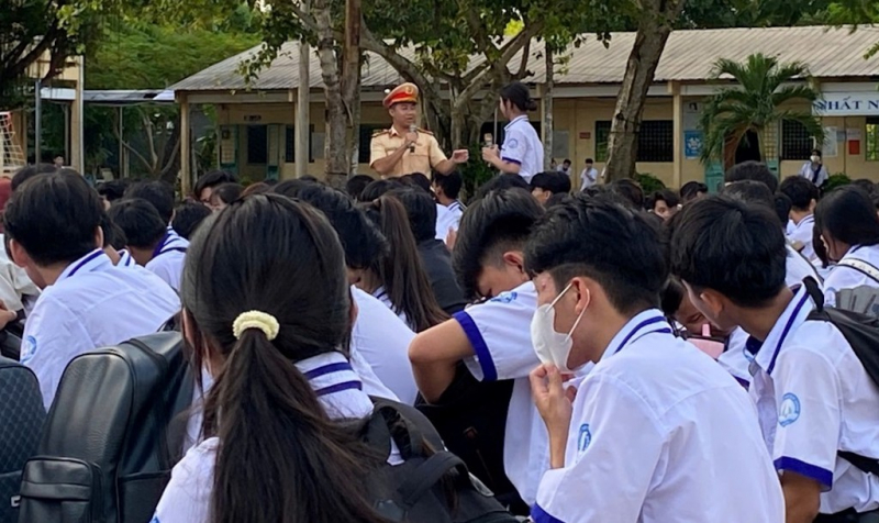 Cảnh báo phát sinh tội phạm từ việc ứng xử khi tham gia giao thông -0