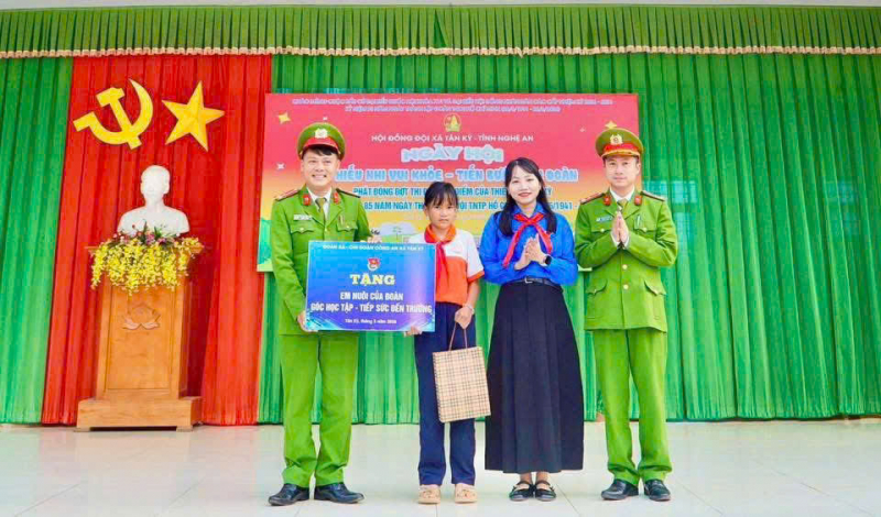 Tuổi trẻ Công an Nghệ An xung kích lập công, vì bình yên cuộc sống -0