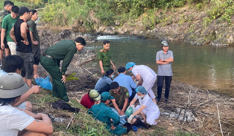 Hai nữ sinh lớp 9 tại Đà Nẵng đuối nước thương tâm khi lội suối -0