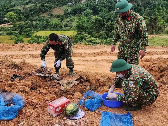 Tập trung thu thập, kết nối, hỗ trợ đính chính đầy đủ thông tin trên bia mộ liệt sĩ -0