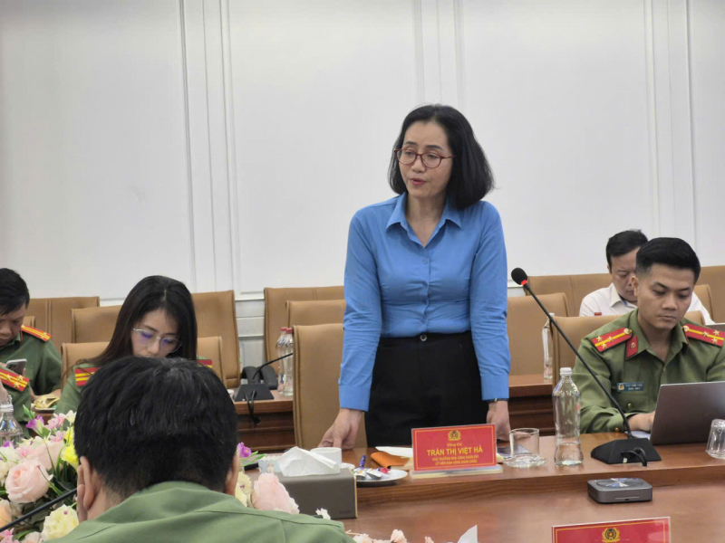 Gần 25 ngàn đoàn viên công đoàn, người lao động trong CAND được chăm lo trong dịp Tết Nguyên đán Bính Ngọ -0