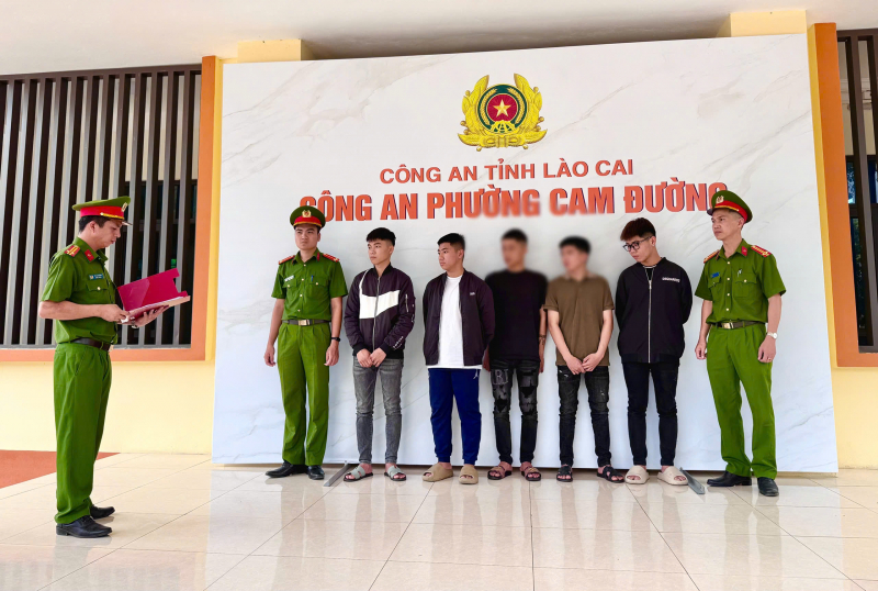 Khởi tố nhóm thanh thiếu niên phóng xe gây rối trật tự công cộng -0