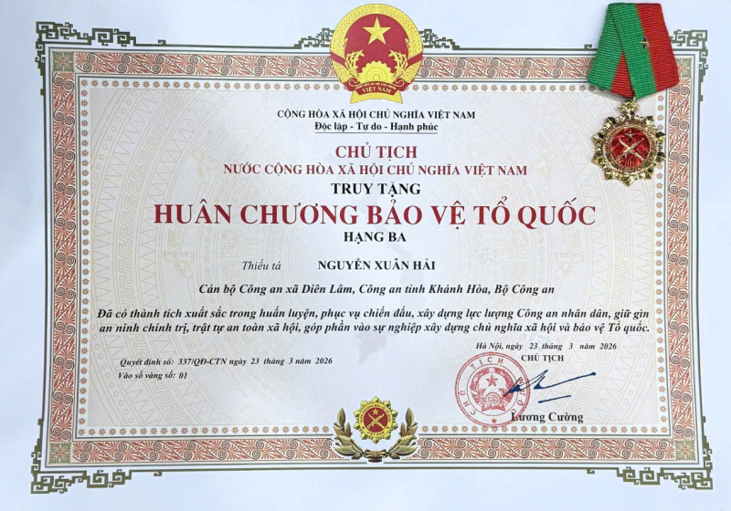 Truy tặng Huân chương Bảo vệ Tổ quốc hạng Ba đối với Thiếu tá Nguyễn Xuân Hải -0