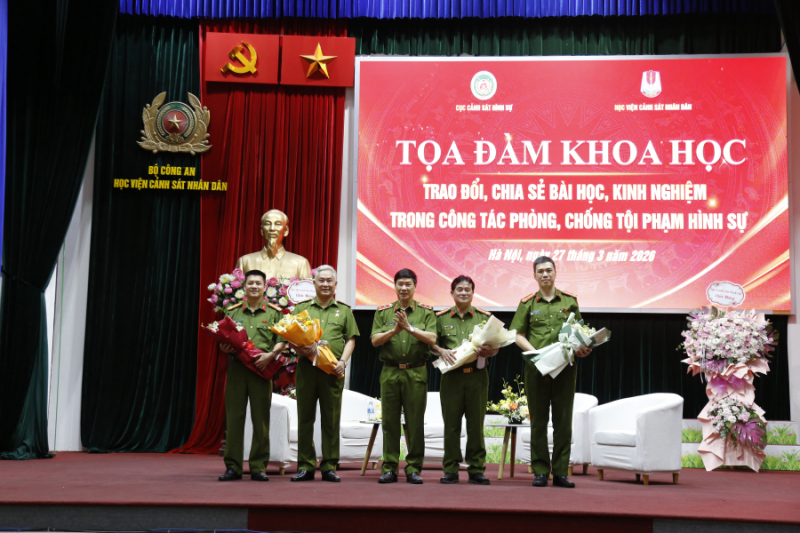 Truyền lửa nghề và chia sẻ kinh nghiệm phòng ngừa, trấn áp tội phạm từ sớm, từ xa -0