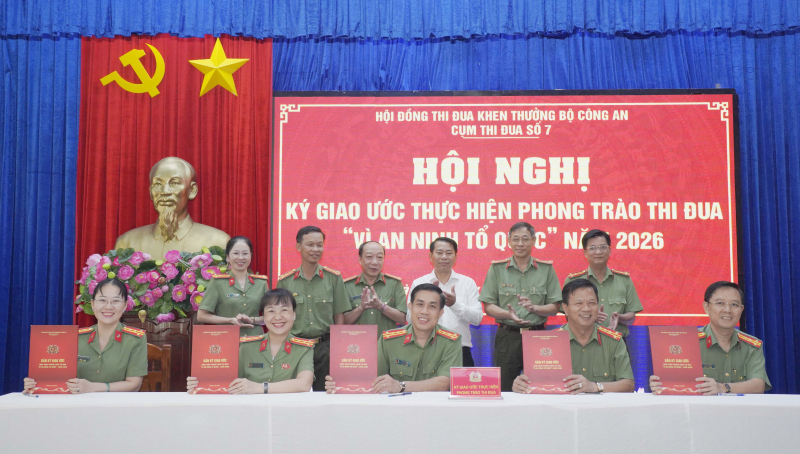 Cụm thi đua số 7 ký giao ước thi đua “Vì an ninh Tổ quốc” năm 2026 -0