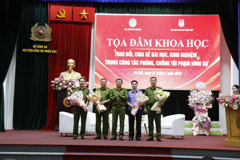 Truyền lửa nghề và chia sẻ kinh nghiệm phòng ngừa, trấn áp tội phạm từ sớm, từ xa -0