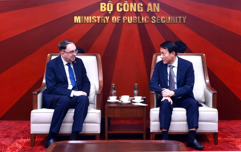 Minister Luong Tam Quang hosts Armenian Ambassador -0
