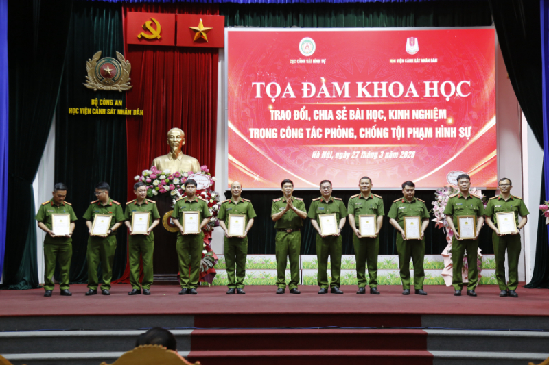 Truyền lửa nghề và chia sẻ kinh nghiệm phòng ngừa, trấn áp tội phạm từ sớm, từ xa -0