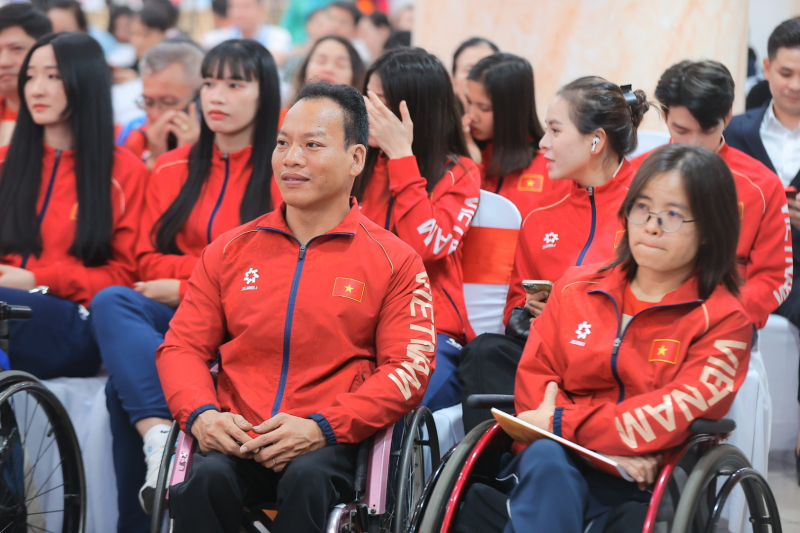 z7664935291740_6ea32a0831231e6d965d1ed2033de644.jpg -0