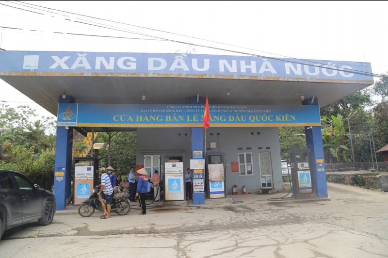 Phạt 15 triệu đồng cửa hàng xăng dầu tự ý ngừng bán -0