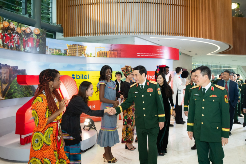 Viettel đánh dấu 20 năm kinh doanh toàn cầu thành công rực rỡ -0