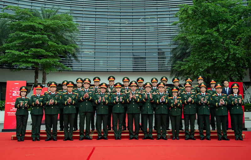 Viettel đánh dấu 20 năm kinh doanh toàn cầu thành công rực rỡ -0