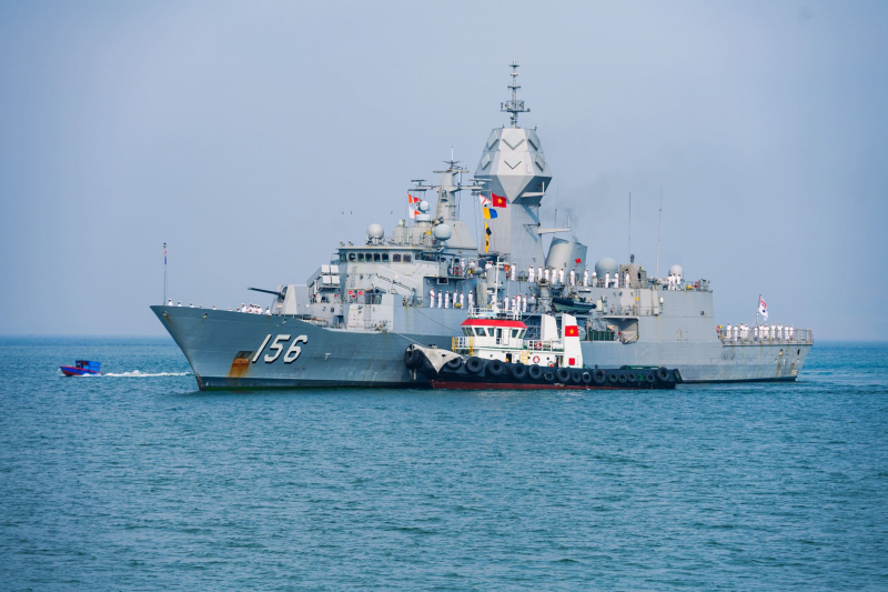 Tàu Hải quân Hoàng gia Australia thăm hữu nghị Đà Nẵng -3