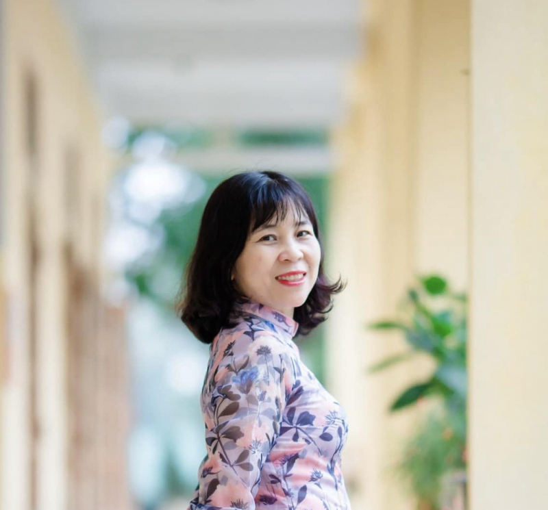 chân dung nhà van nguy-n thu h-ng.jpg -0