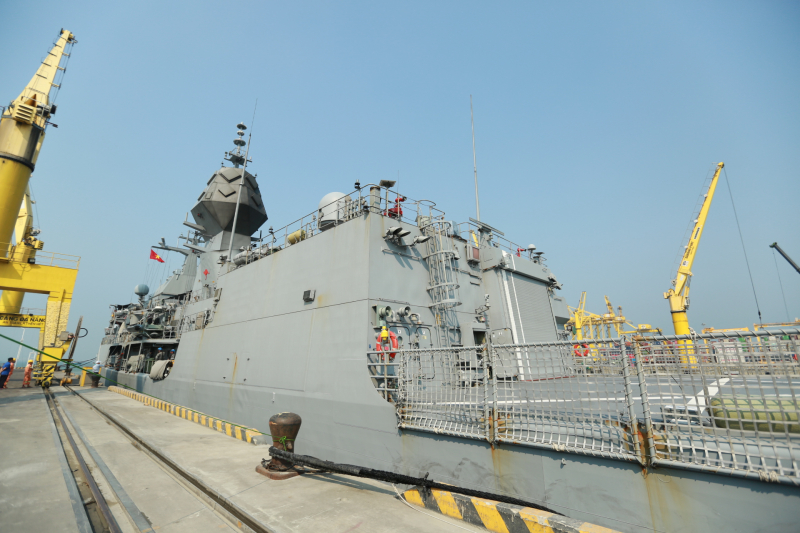 Tàu Hải quân Hoàng gia Australia thăm hữu nghị Đà Nẵng -5