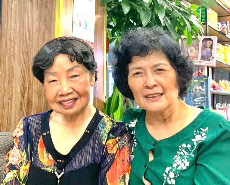 -nh nhà tho phan th- thanh nhàn và tác gi-.jpg -0