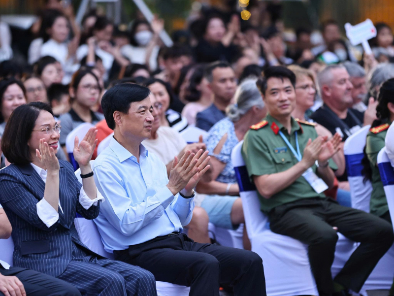 Ấn tượng cuối tuần khó quên với live concert “Hà Nội bình yên” -0