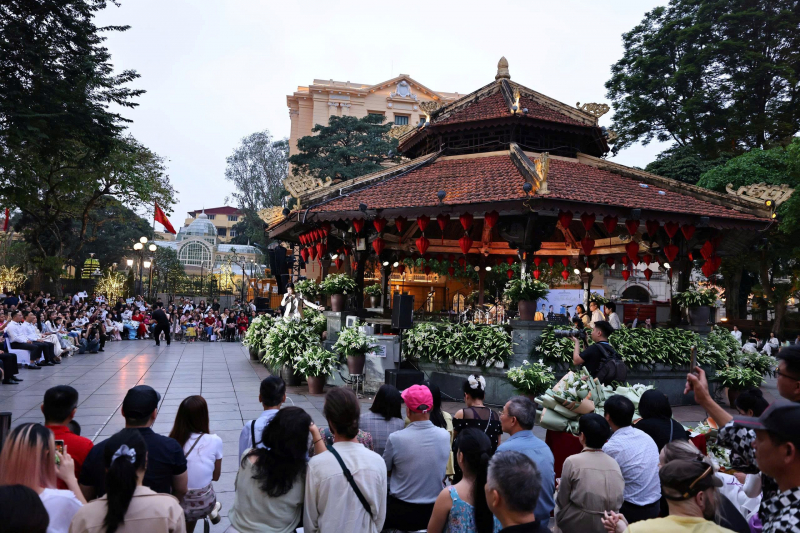 Ấn tượng cuối tuần khó quên với live concert “Hà Nội bình yên” -0