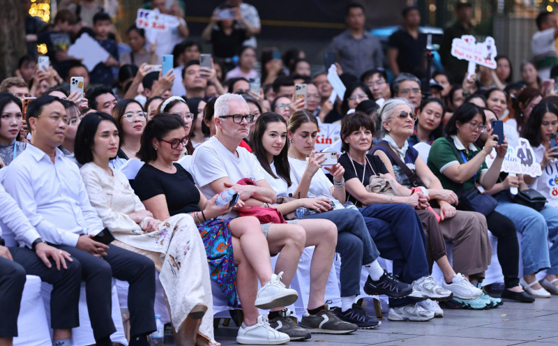 Ấn tượng cuối tuần khó quên với live concert “Hà Nội bình yên” -0