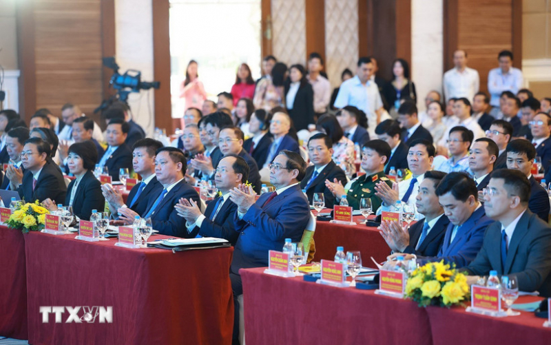 Thủ tướng: Doanh nghiệp hãy cùng Thanh Hóa phát huy lợi thế, cống hiến, chia sẻ -0