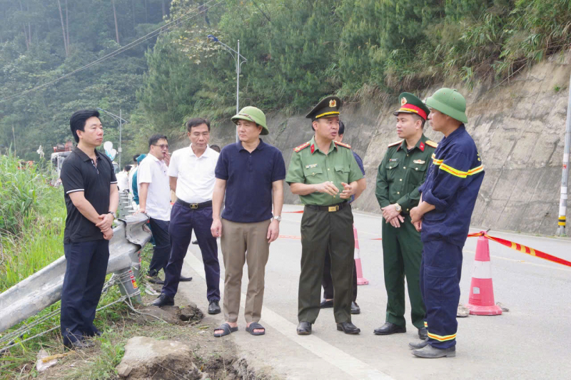 Lãnh đạo tỉnh Phú Thọ thăm, động viên các nạn nhân trong vụ tai nạn ở Tam Đảo -0