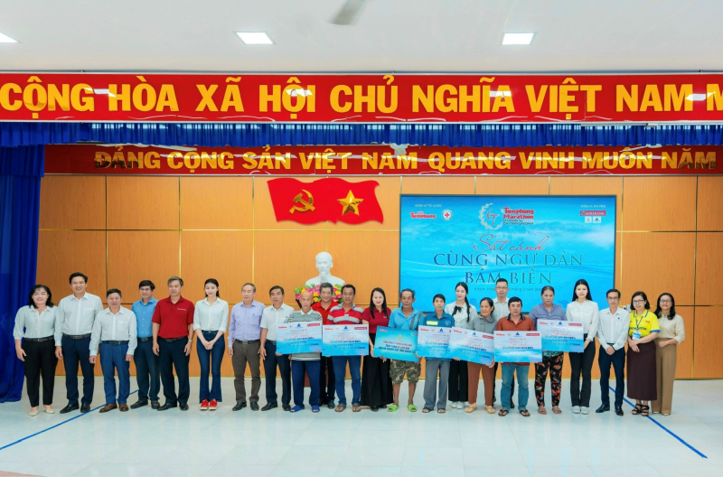 Agribank đồng hành triển khai an sinh xã hội, tiếp sức ngư dân Khánh Hòa bám biển -0