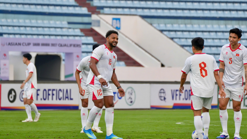 ĐTQG Việt Nam làm quen sân Thiên Trường, sẵn sàng tái đấu Malaysia -0