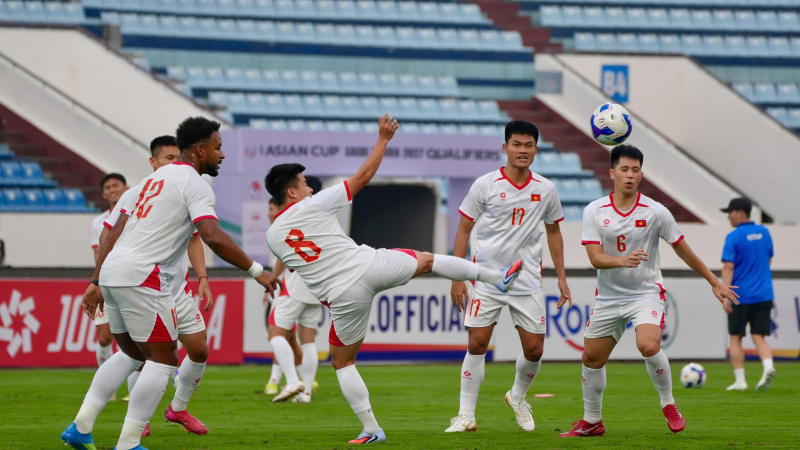 ĐTQG Việt Nam làm quen sân Thiên Trường, sẵn sàng tái đấu Malaysia -0