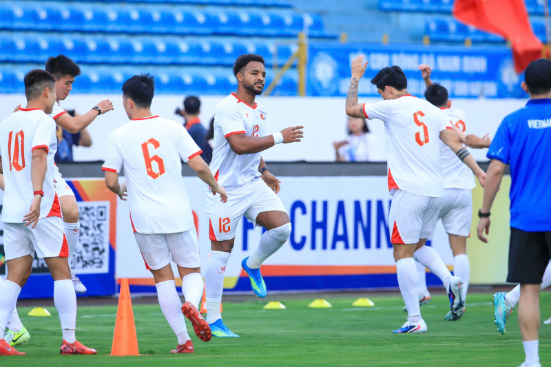 ĐTQG Việt Nam làm quen sân Thiên Trường, sẵn sàng tái đấu Malaysia -0