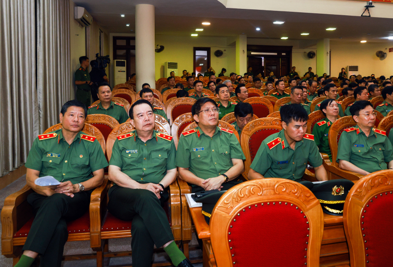 Nâng cao chất lượng công tác điều lệnh, quân sự, võ thuật trong Công an nhân dân -1