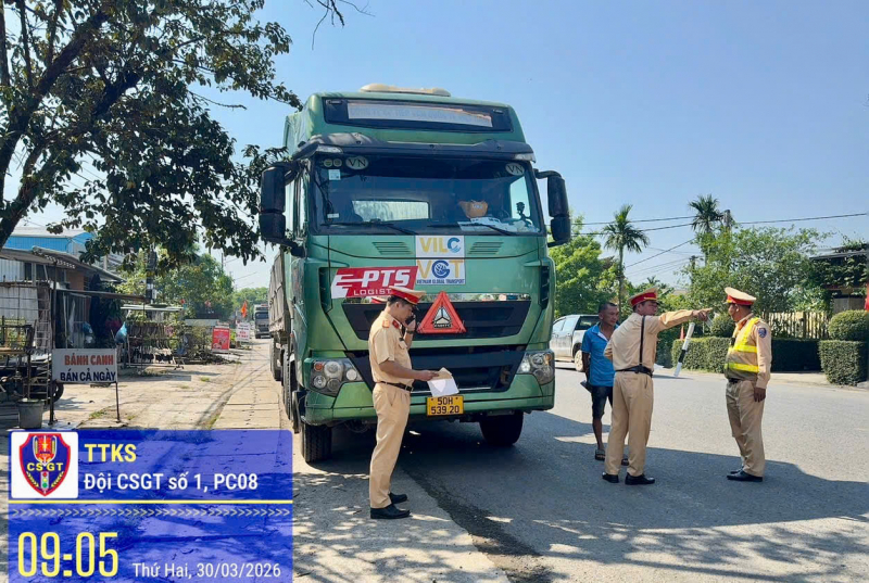 Nguy cơ tai nạn rình rập trên Quốc lộ 49 -0