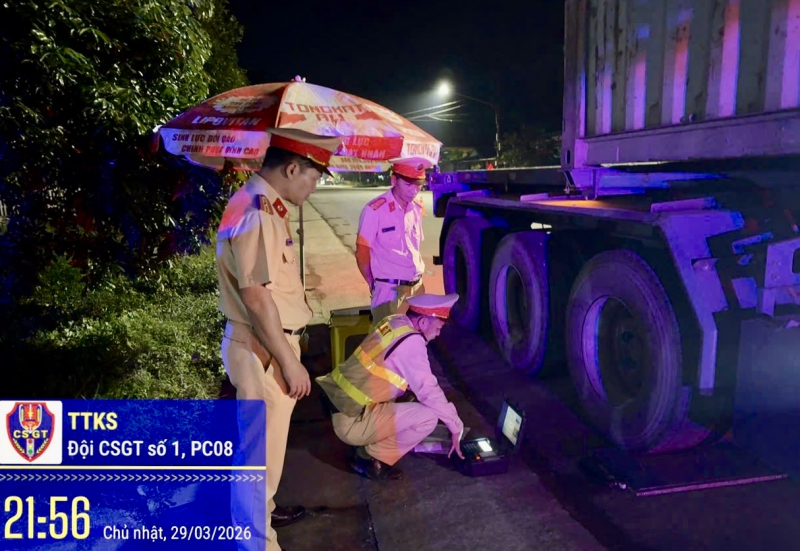 Nguy cơ tai nạn rình rập trên Quốc lộ 49 -0