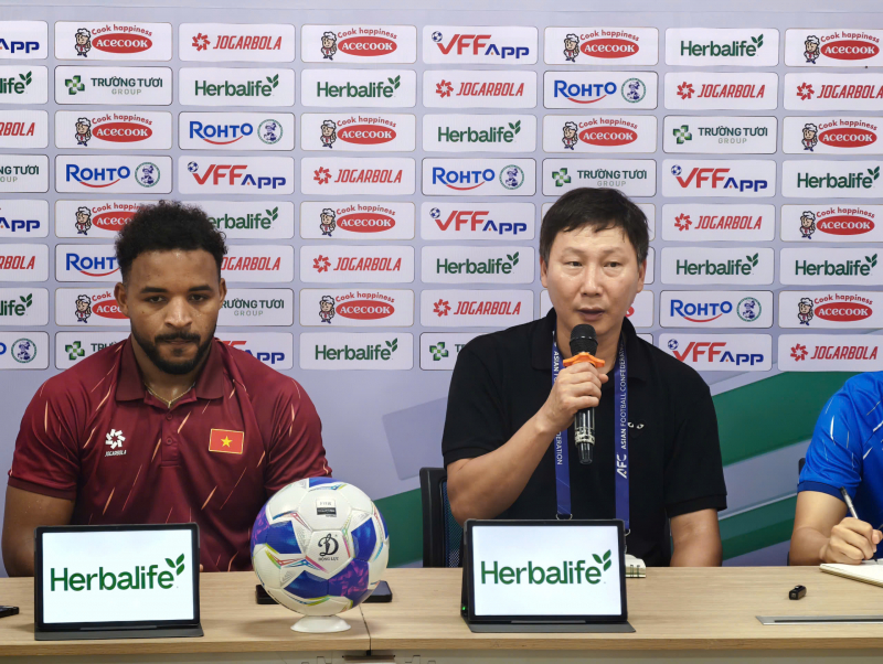 HLV Kim Sang Sik nói gì sau chiến thắng của ĐTQG Việt Nam trước Malaysia? -0