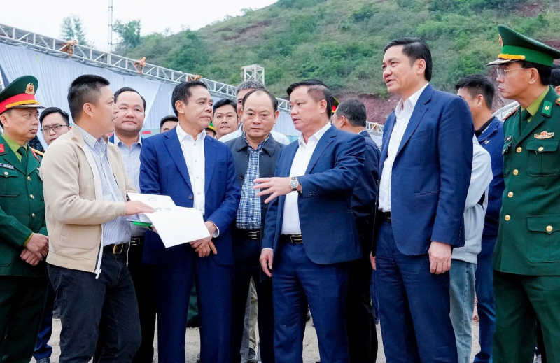 Nghệ An: Tập trung giải quyết các “điểm nghẽn” , đẩy nhanh tiến độ các dự án trọng điểm -0