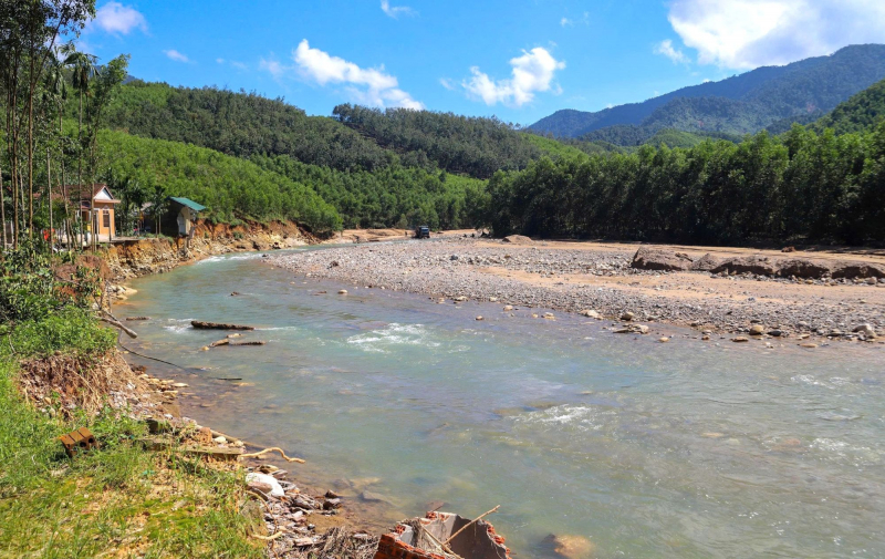 Cần sớm khơi thông sông Tả Trạch để đảm bảo an toàn cho người dân -0