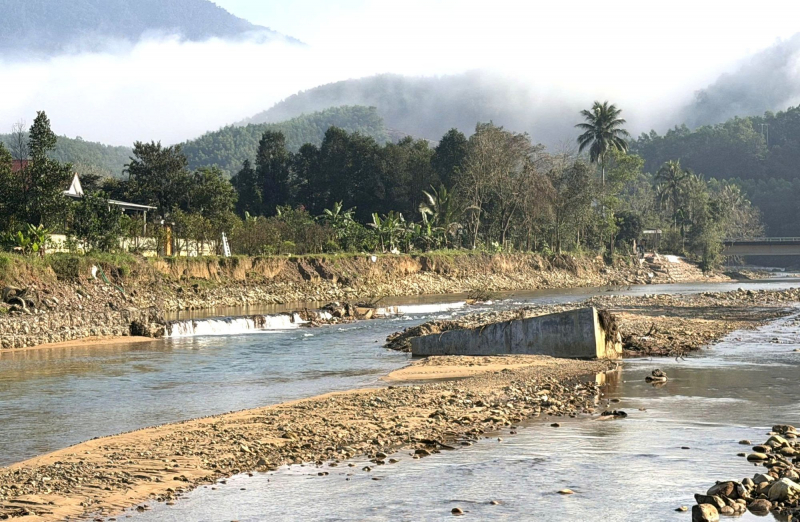 Cần sớm khơi thông sông Tả Trạch để đảm bảo an toàn cho người dân -0