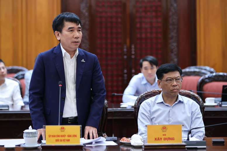 Thủ tướng: Xây dựng ngay kho dầu thô tại Nghi Sơn và tính toán các địa điểm khác -0