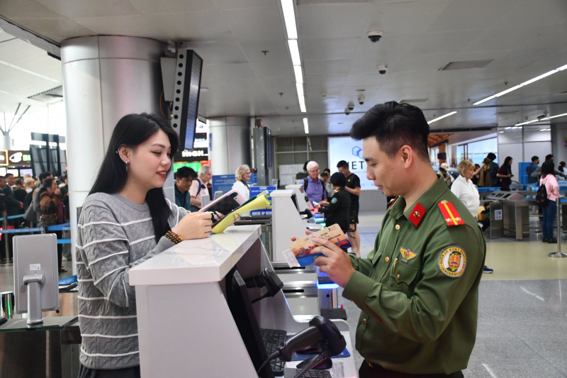 Siết chặt an ninh cửa ngõ hàng không Đà Nẵng, không để tội phạm có “đất sống” -0