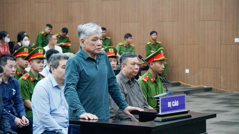 Luật sư đề nghị giảm nhẹ hình phạt cho cựu Thứ trưởng Hoàng Văn Thắng vì có nhiều thành tích -0