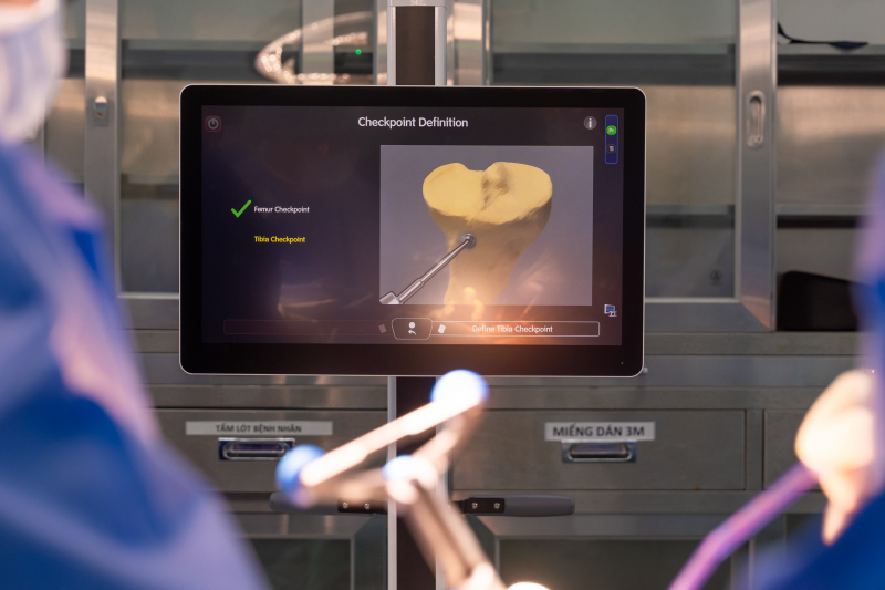 Vinmec ra mắt robot hỗ trợ thay khớp gối -0