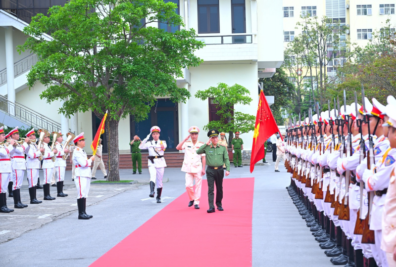 Minister Luong Tam Quang works with Thanh Hoa Provincial Police Department -0