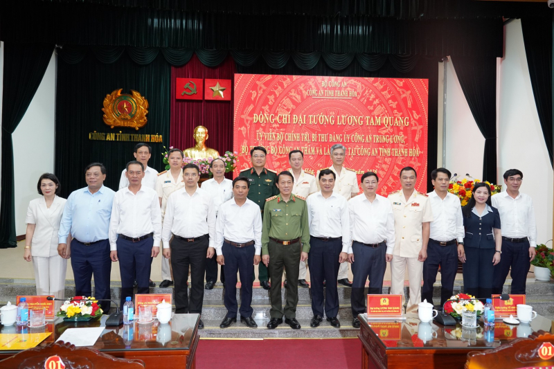 Minister Luong Tam Quang works with Thanh Hoa Provincial Police Department -0