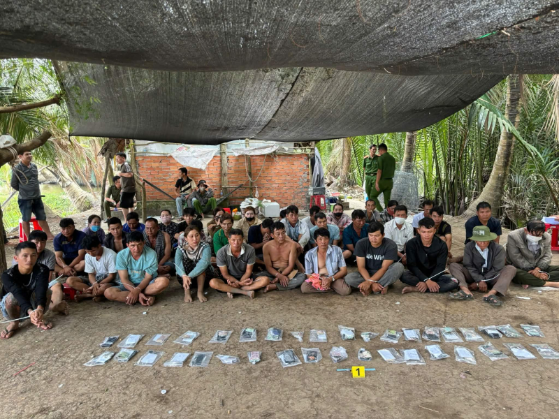 Triệt xóa sòng gà lớn ở An Giang -0