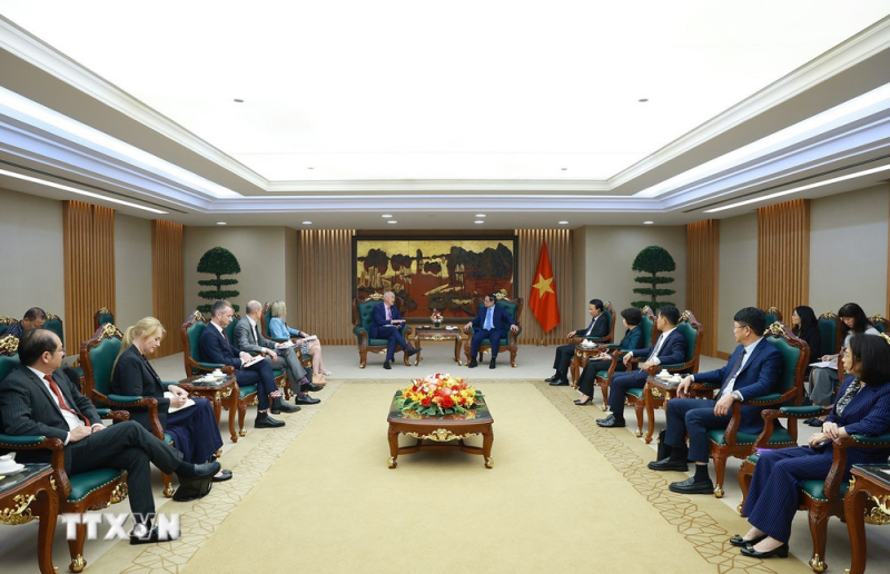 Thủ tướng Phạm Minh Chính tiếp Chủ tịch Ủy ban Giám định tư pháp Belarus và Giám đốc Đại học RMIT -0