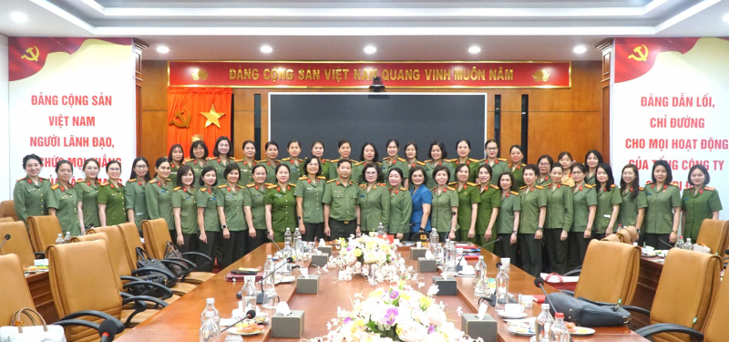 Hội phụ nữ Công an nhân dân tạo khí thế thi đua sôi nổi ngay từ những tháng đầu năm 2026 -0