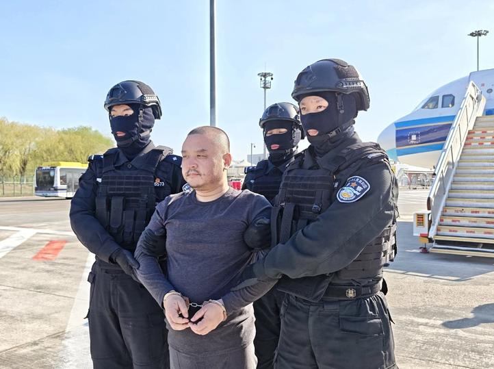 Mắt xích chủ chốt băng nhóm Chen Zhi bị dẫn độ về Trung Quốc -0