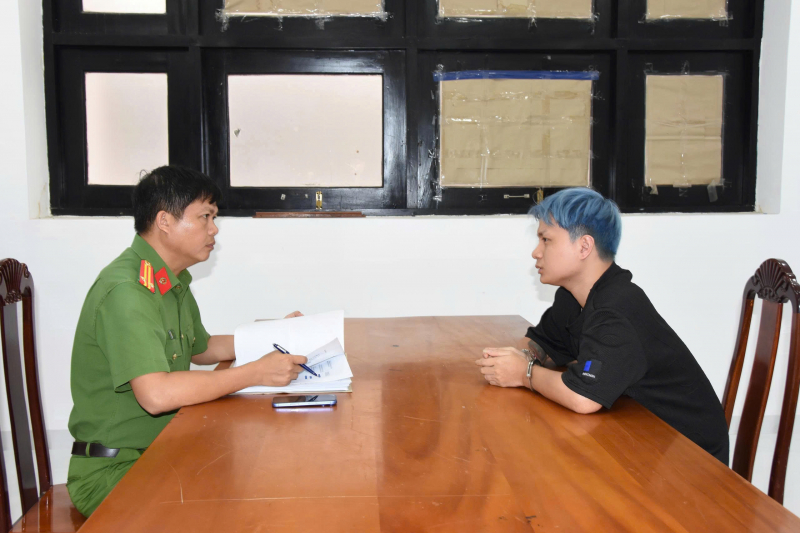 Khởi tố đối tượng “giăng bẫy” đổi ngoại tệ, chiếm đoạt tài sản -0