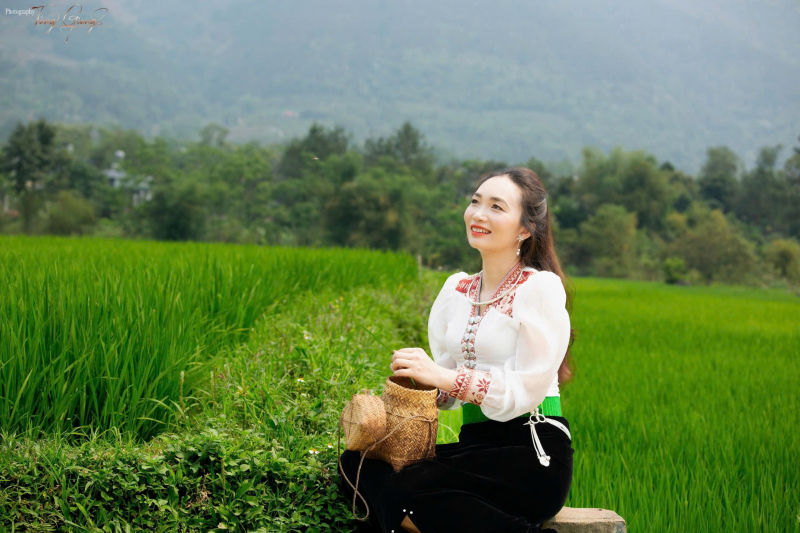 Đặng Thùy Tiên - “con ngựa” trên thảo nguyên Pu Ta Leng -0